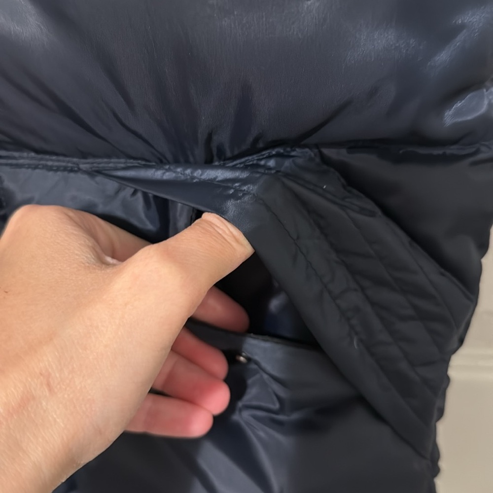 Gap Boys Puffer Vest - Picture 4 of 7